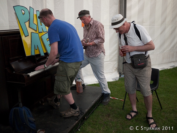 P1020776.jpg - Cambridge Folk Festival 2011